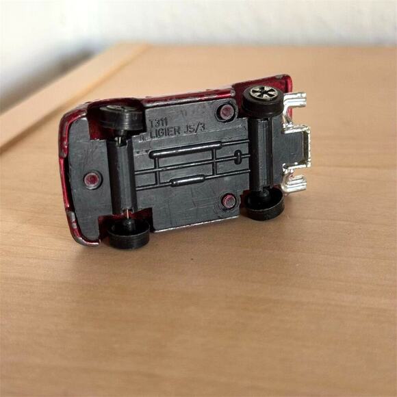 Vintage Tintoys Ligier JS/3 Eddie Cheever Gulf Race Car #1 Red Gulf Oil - Picture 7 of 7